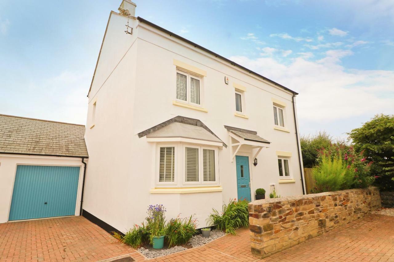 Modern Holiday Home Central St Merryn Bagian luar foto